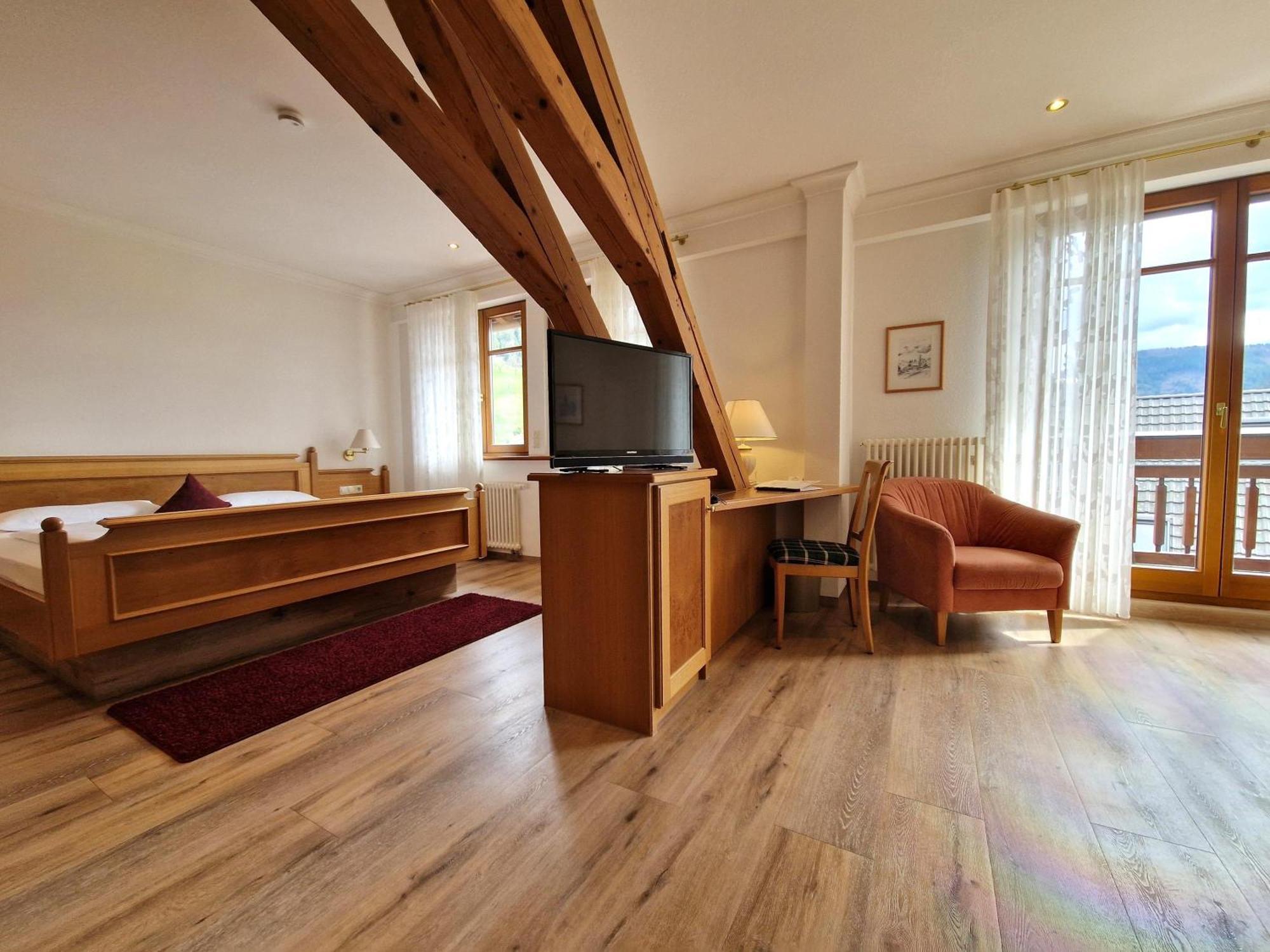 האסלאך אים קינזיגטאל Mosers Blume Relax & Genuss Hotel מראה חיצוני תמונה