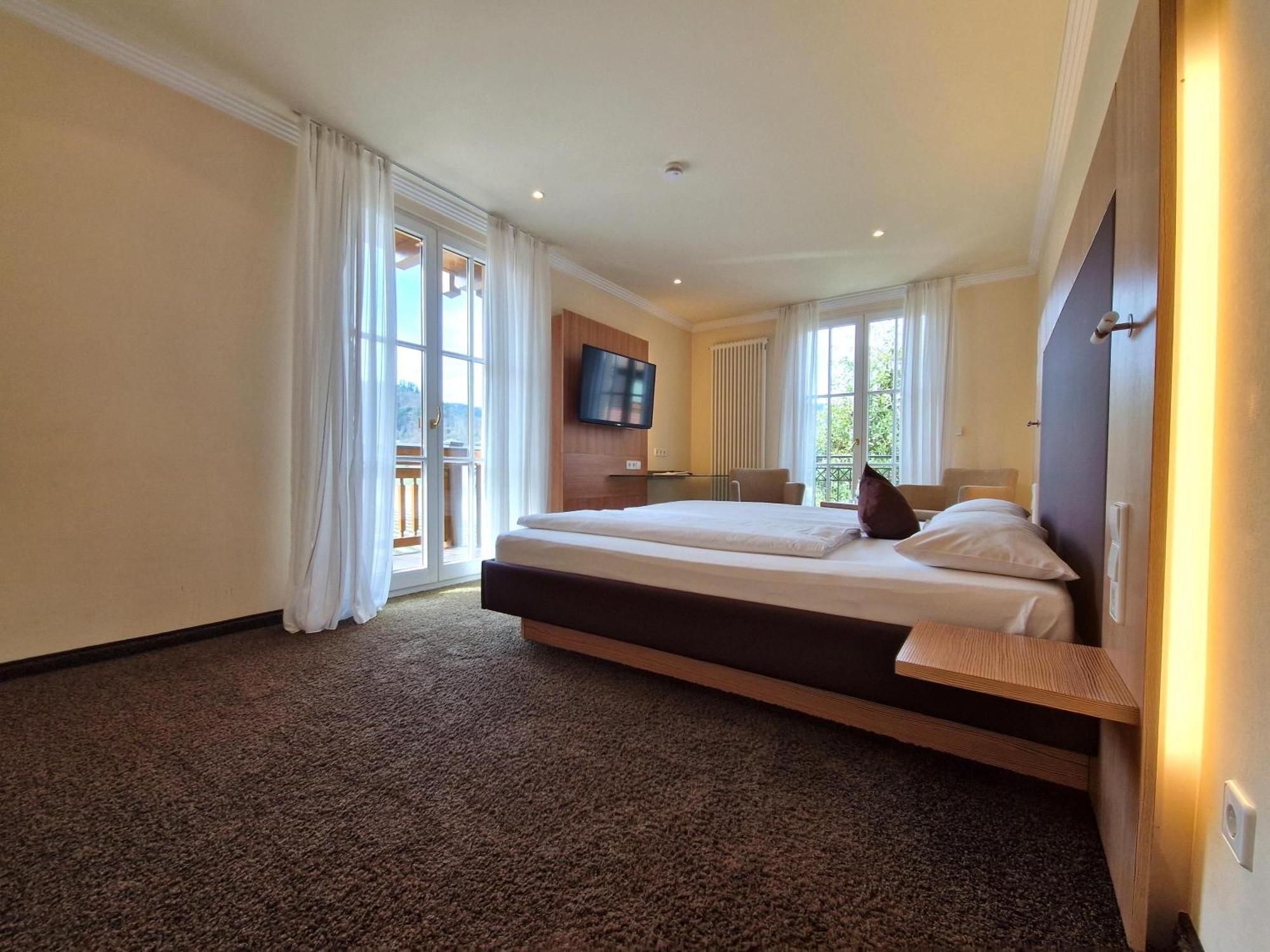 האסלאך אים קינזיגטאל Mosers Blume Relax & Genuss Hotel מראה חיצוני תמונה