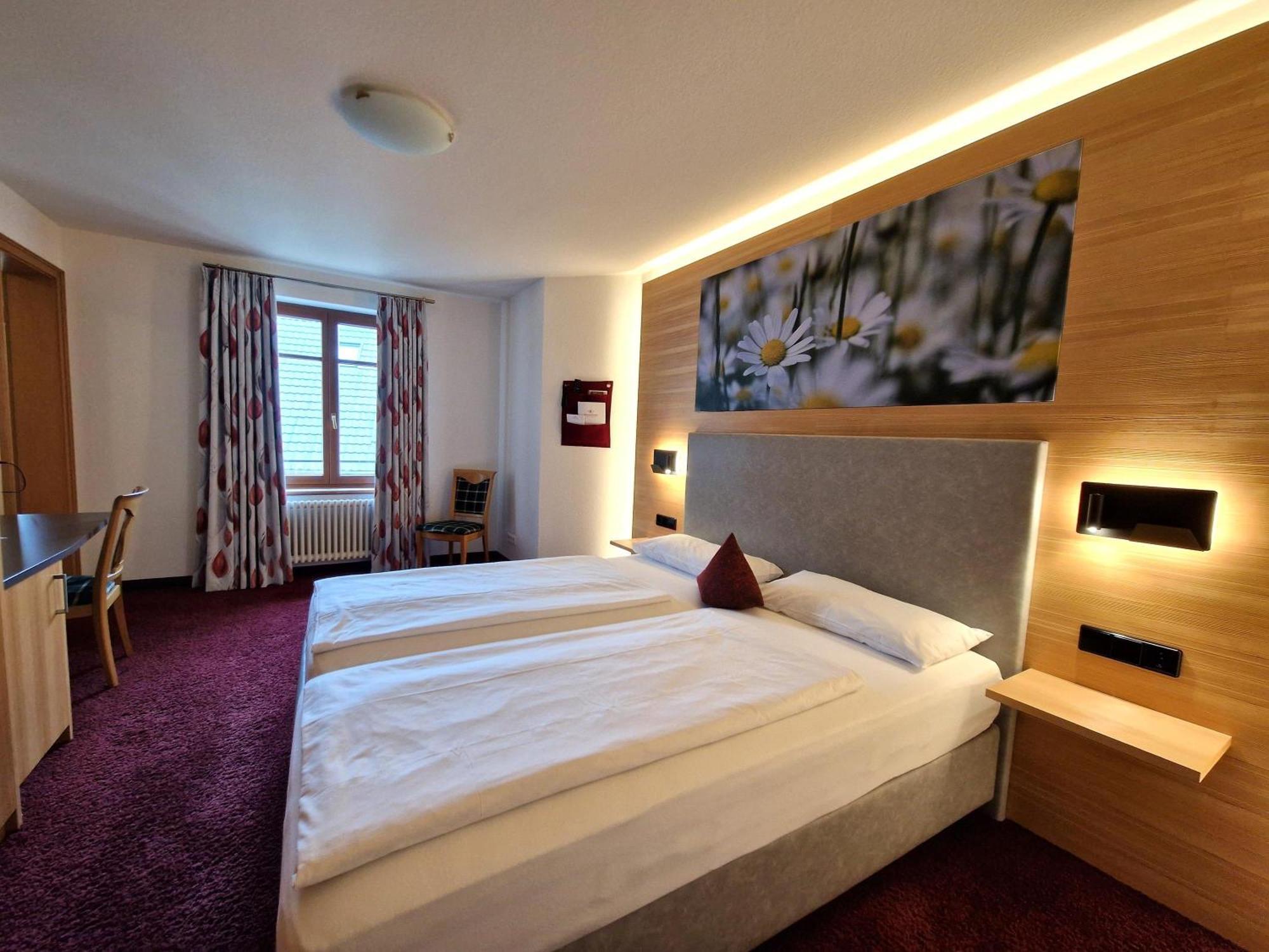 האסלאך אים קינזיגטאל Mosers Blume Relax & Genuss Hotel מראה חיצוני תמונה