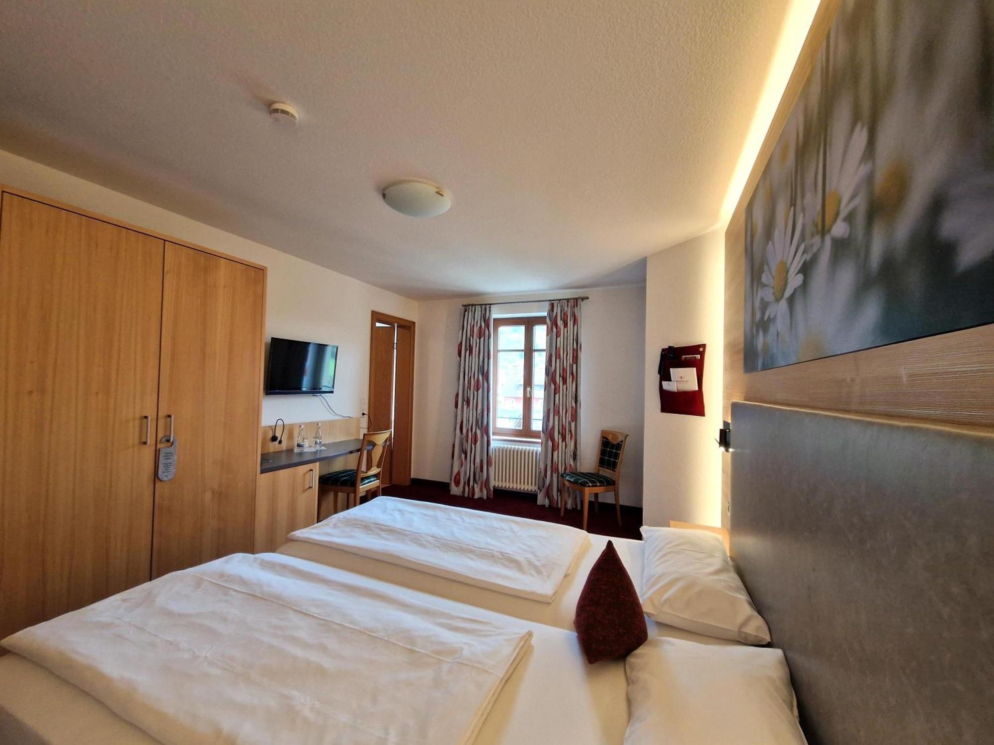 האסלאך אים קינזיגטאל Mosers Blume Relax & Genuss Hotel מראה חיצוני תמונה