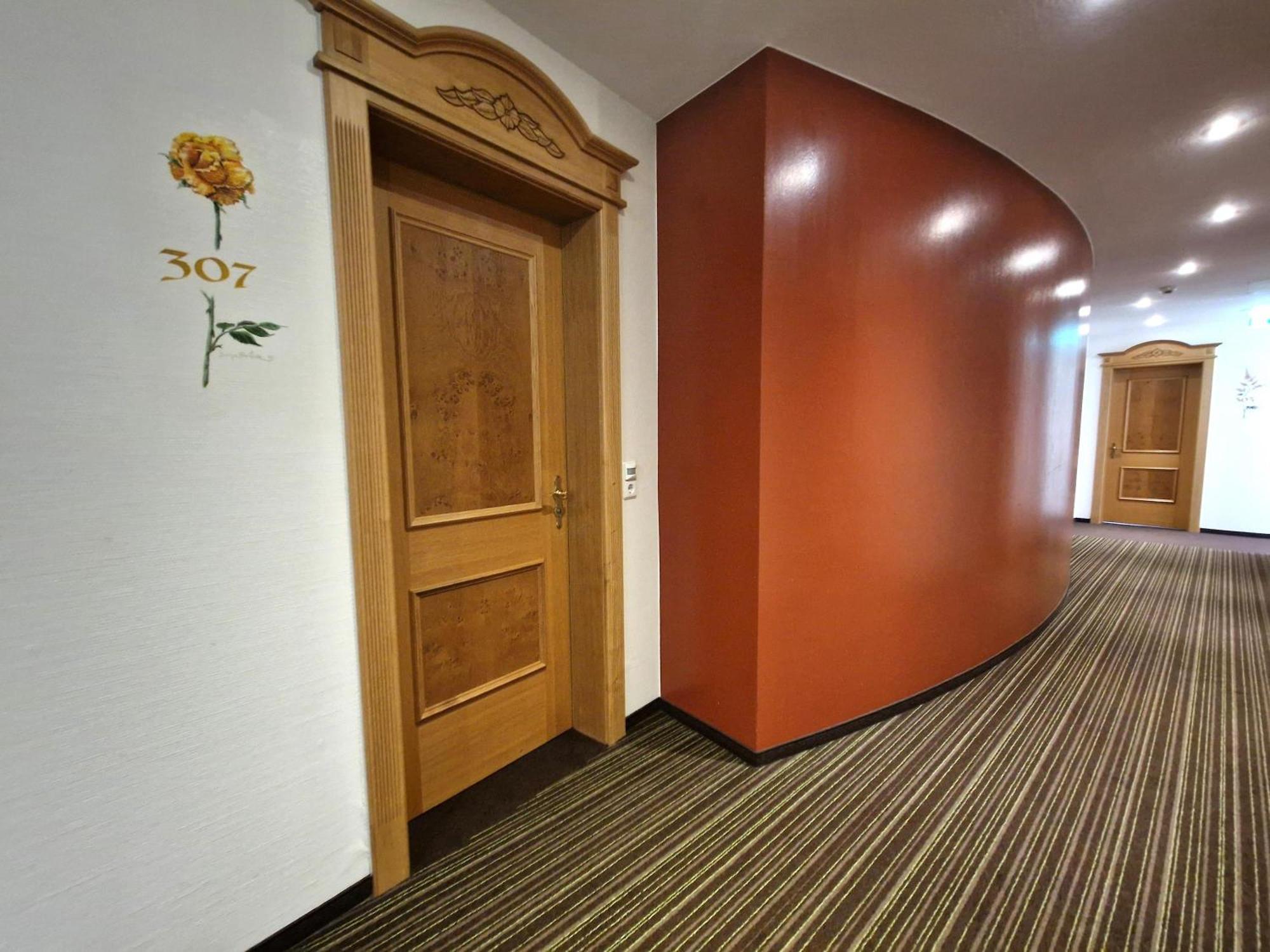 האסלאך אים קינזיגטאל Mosers Blume Relax & Genuss Hotel מראה חיצוני תמונה